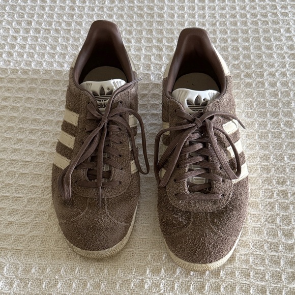 Adidas Chocolate Brown Sneakers with Cream Stripes Gazelle Men’s Sz. 8 - Picture 1 of 7